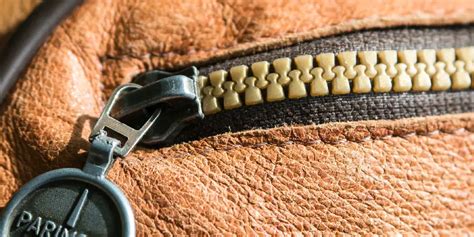 fake leather bag smell